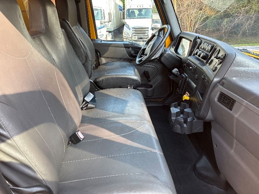 Medium Duty Box Truck-Light and Medium Duty Trucks-International-2021-MV607-Pensacola-FL-218,351\n\t\tmiles-$ 39,500 - Image 22