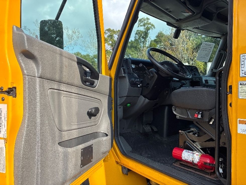 Medium Duty Box Truck-Light and Medium Duty Trucks-International-2021-MV607-Pensacola-FL-223,415\n\t\tmiles-$ 39,000 - Image 16