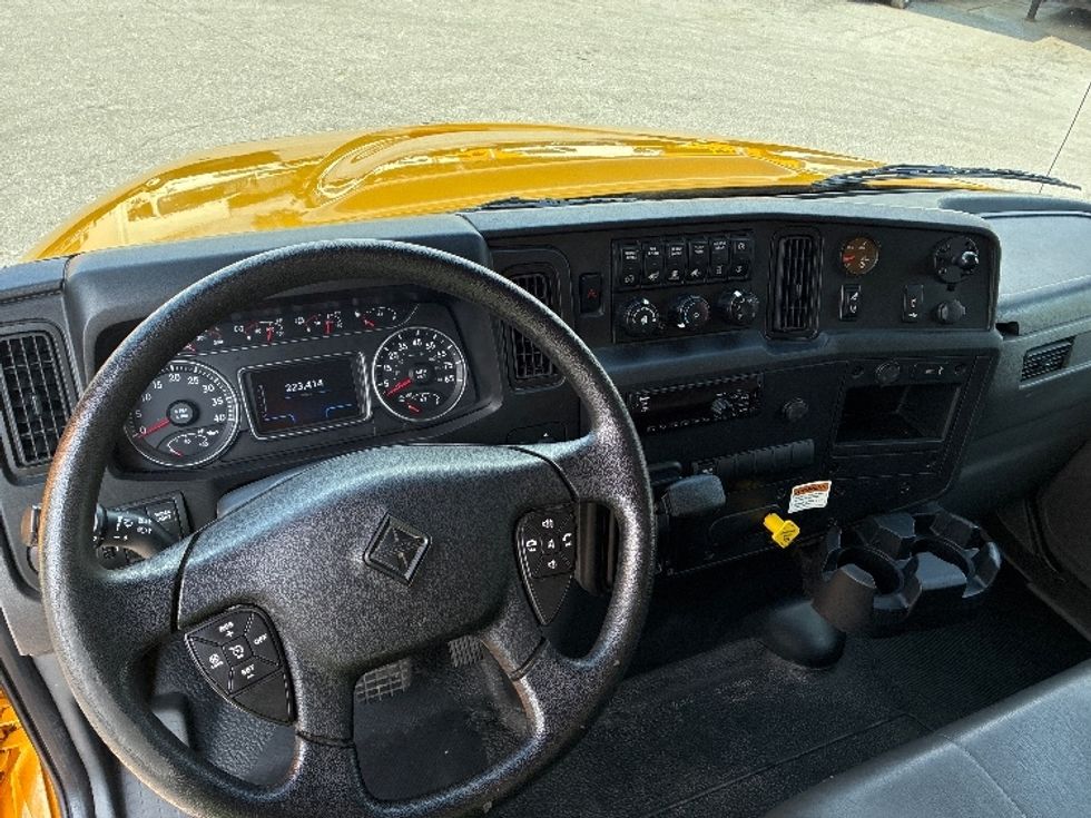Medium Duty Box Truck-Light and Medium Duty Trucks-International-2021-MV607-Pensacola-FL-223,415\n\t\tmiles-$ 39,000 - Image 18
