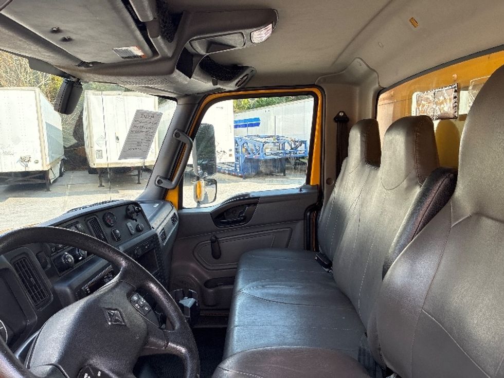 Medium Duty Box Truck-Light and Medium Duty Trucks-International-2021-MV607-Pensacola-FL-223,415\n\t\tmiles-$ 39,000 - Image 19