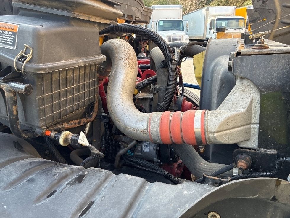 Medium Duty Box Truck-Light and Medium Duty Trucks-International-2021-MV607-Pensacola-FL-223,415\n\t\tmiles-$ 39,000 - Image 23