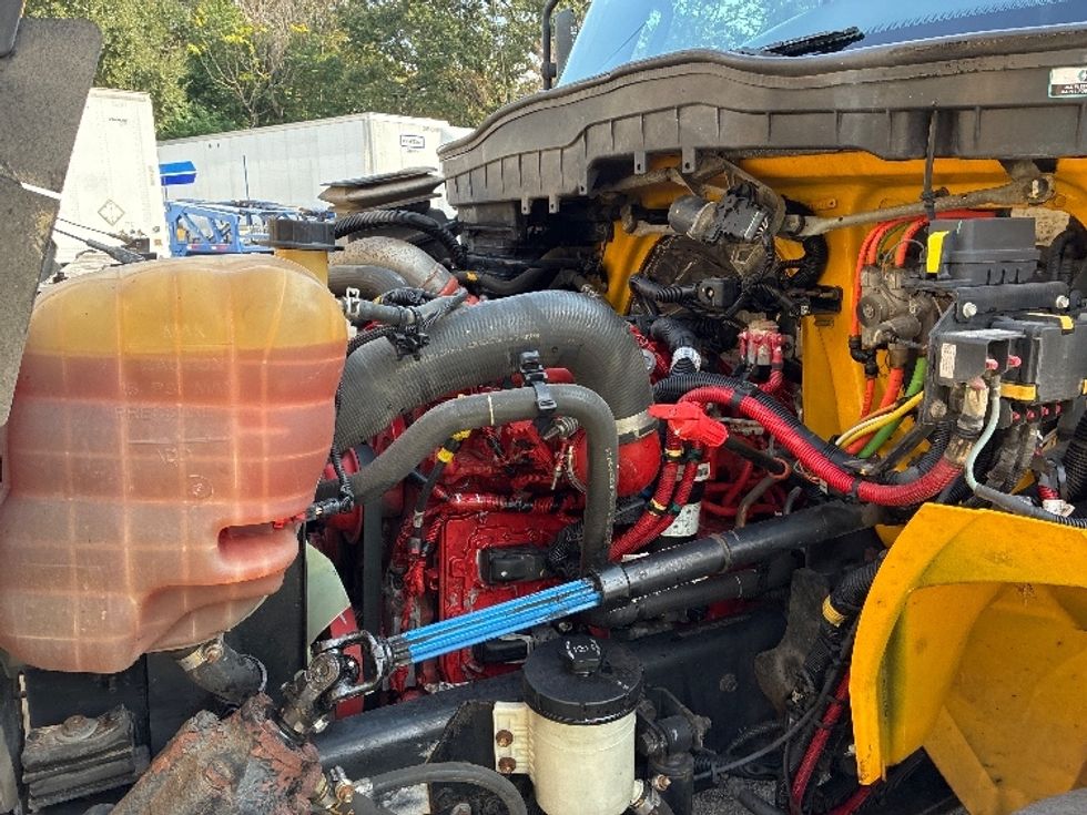 Medium Duty Box Truck-Light and Medium Duty Trucks-International-2021-MV607-Pensacola-FL-223,415\n\t\tmiles-$ 39,000 - Image 24