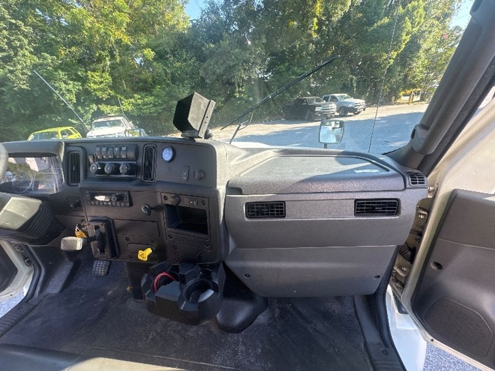 Medium Duty Box Truck-Light and Medium Duty Trucks-International-2021-MV607-Pensacola-FL-376,016\n\t\tmiles-$ 23,750 - Image 21