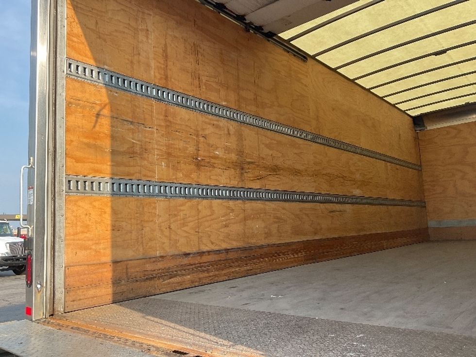 Medium Duty Box Truck-Light and Medium Duty Trucks-International-2021-MV607-Perrysburg-OH-139,794\n\t\tmiles-$ 57,500 - Image 10