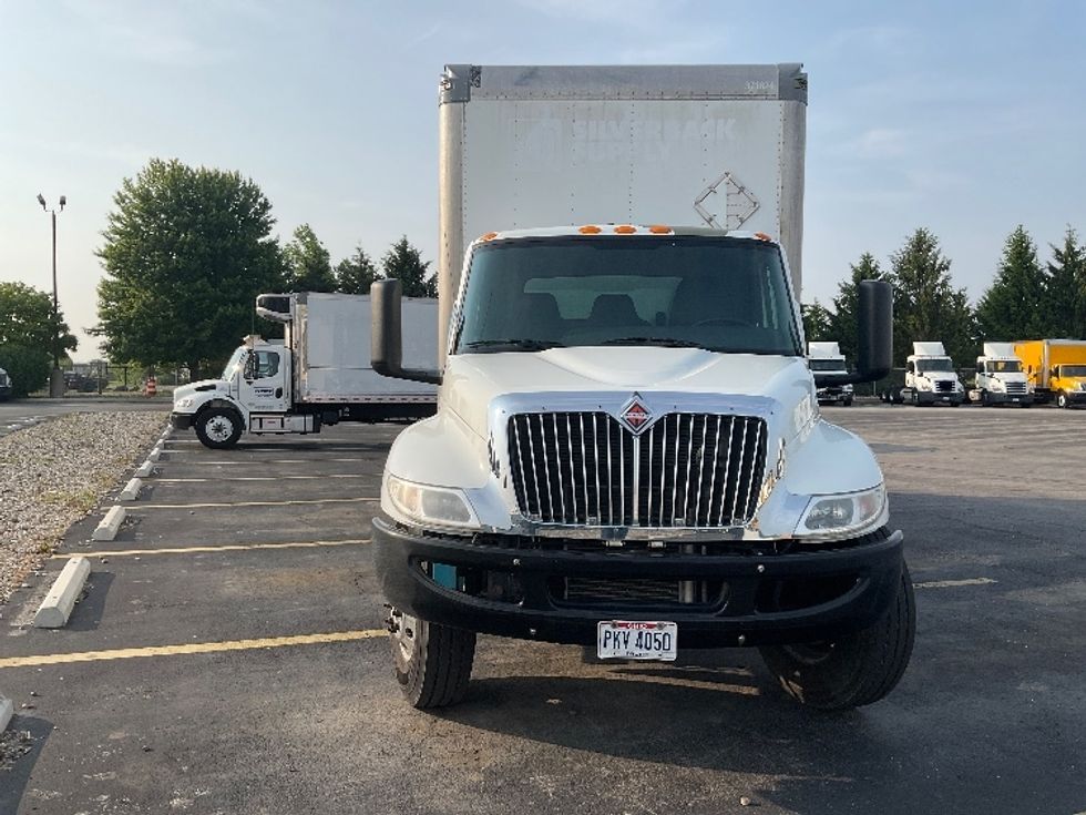 Medium Duty Box Truck-Light and Medium Duty Trucks-International-2021-MV607-Perrysburg-OH-139,794\n\t\tmiles-$ 57,500 - Image 2