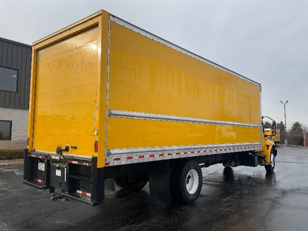 Medium Duty Box Truck-Light and Medium Duty Trucks-International-2021-MV607-Perrysburg-OH-204,998\n\t\tmiles-$ 39,250 - Image 12