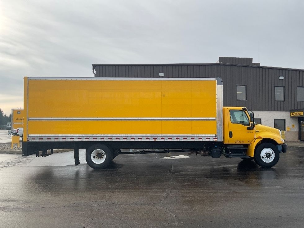 Medium Duty Box Truck-Light and Medium Duty Trucks-International-2021-MV607-Perrysburg-OH-204,998\n\t\tmiles-$ 39,250 - Image 14