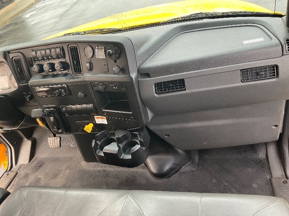 Medium Duty Box Truck-Light and Medium Duty Trucks-International-2021-MV607-Perrysburg-OH-204,998\n\t\tmiles-$ 39,250 - Image 19