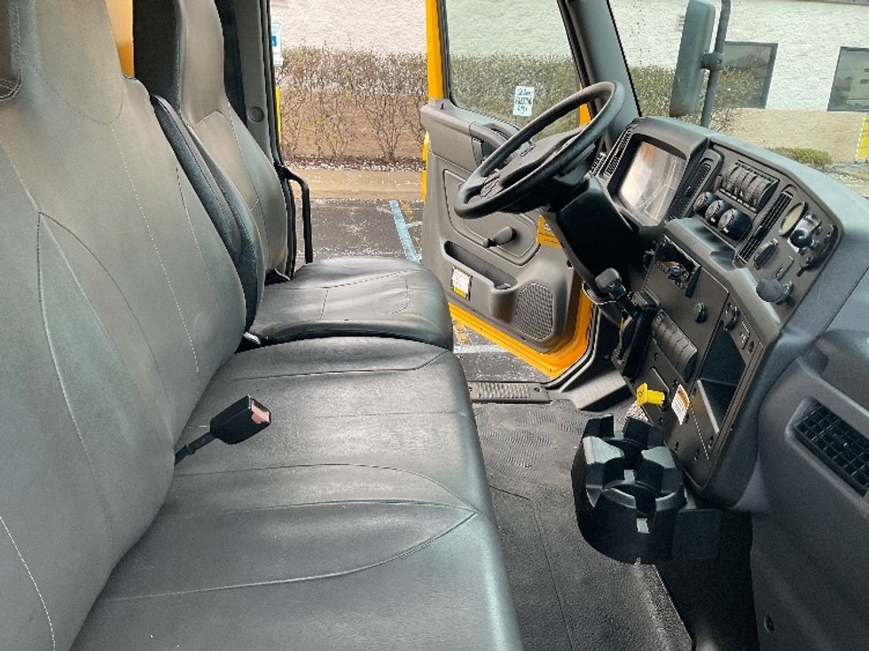 Medium Duty Box Truck-Light and Medium Duty Trucks-International-2021-MV607-Perrysburg-OH-204,998\n\t\tmiles-$ 39,250 - Image 20