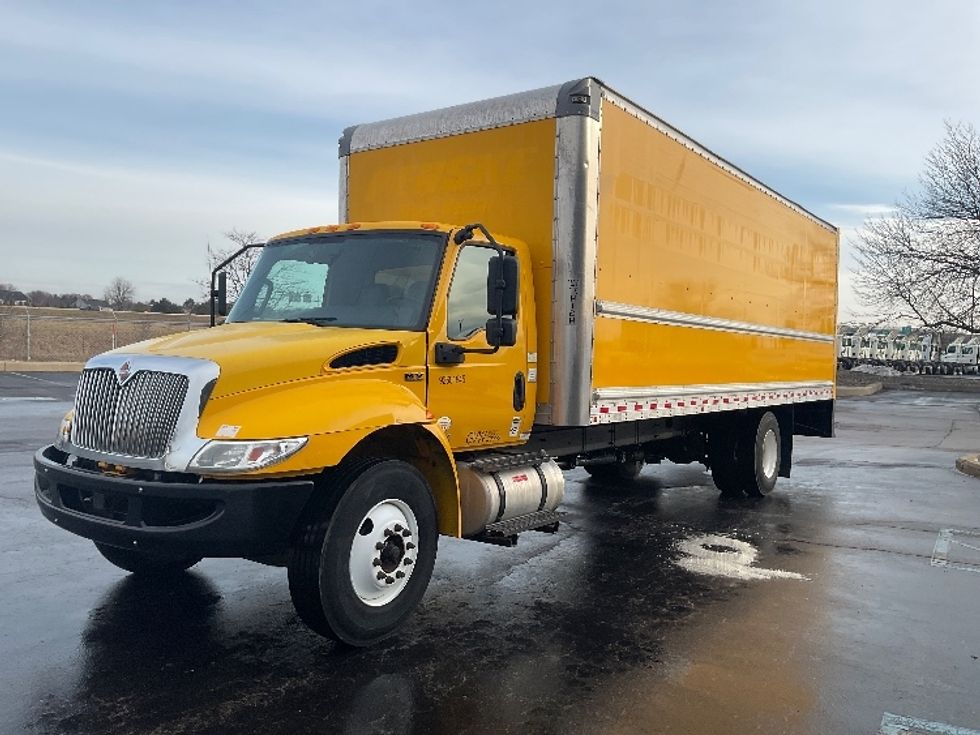 Medium Duty Box Truck-Light and Medium Duty Trucks-International-2021-MV607-Perrysburg-OH-204,998\n\t\tmiles-$ 39,250 - Image 3