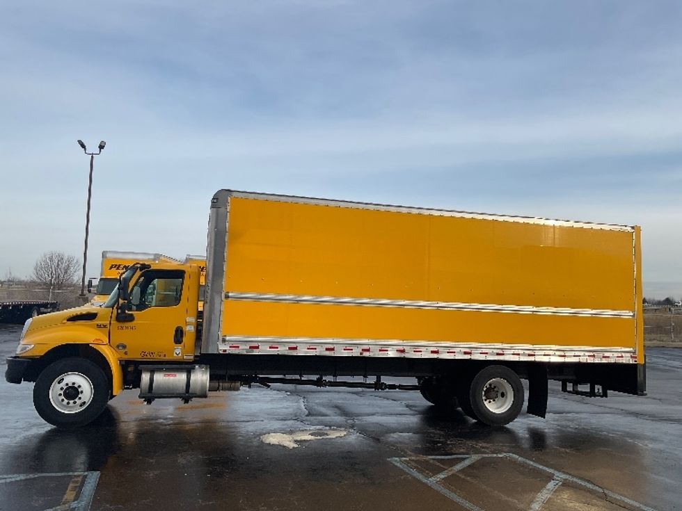 Medium Duty Box Truck-Light and Medium Duty Trucks-International-2021-MV607-Perrysburg-OH-204,998\n\t\tmiles-$ 39,250 - Image 4