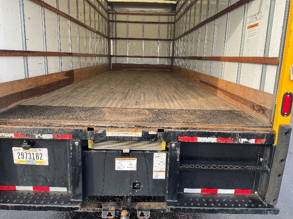 Medium Duty Box Truck-Light and Medium Duty Trucks-International-2021-MV607-Perrysburg-OH-204,998\n\t\tmiles-$ 39,250 - Image 9
