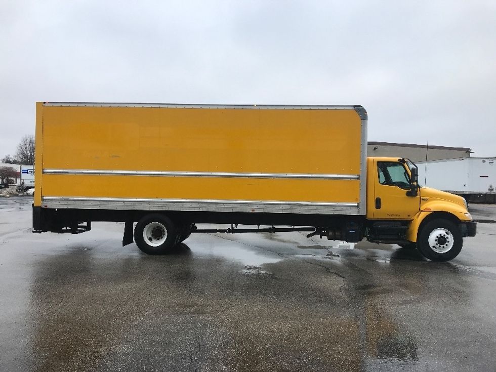 Medium Duty Box Truck-Light and Medium Duty Trucks-International-2021-MV607-Pewaukee-WI-173,637\n\t\tmiles-$ 45,250 - Image 15