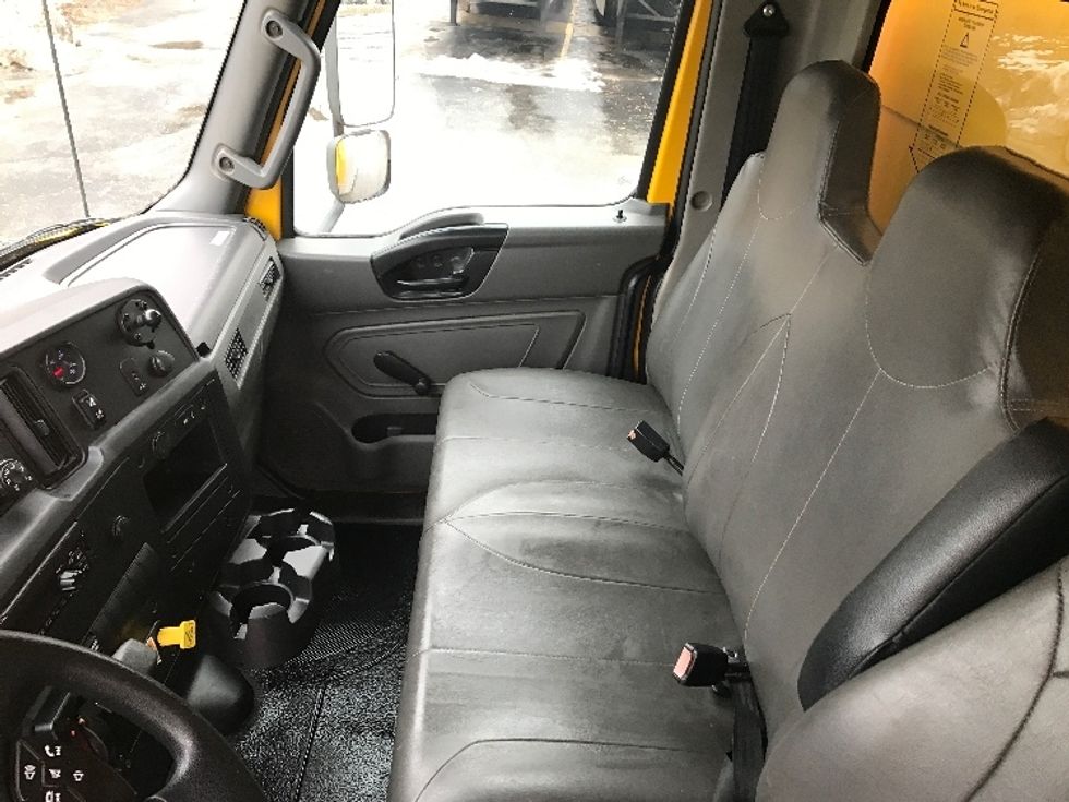 Medium Duty Box Truck-Light and Medium Duty Trucks-International-2021-MV607-Pewaukee-WI-173,637\n\t\tmiles-$ 45,250 - Image 17