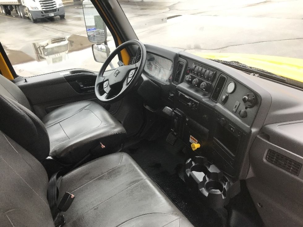 Medium Duty Box Truck-Light and Medium Duty Trucks-International-2021-MV607-Pewaukee-WI-173,637\n\t\tmiles-$ 45,250 - Image 20