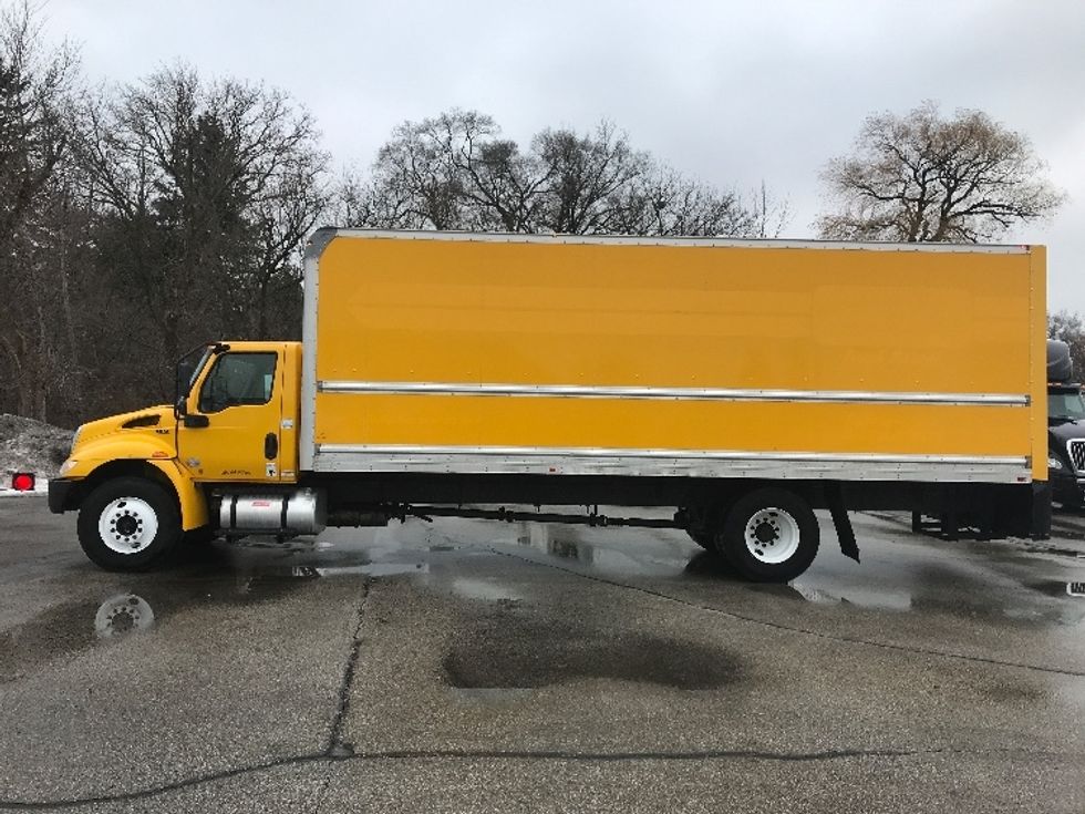 Medium Duty Box Truck-Light and Medium Duty Trucks-International-2021-MV607-Pewaukee-WI-173,637\n\t\tmiles-$ 45,250 - Image 4