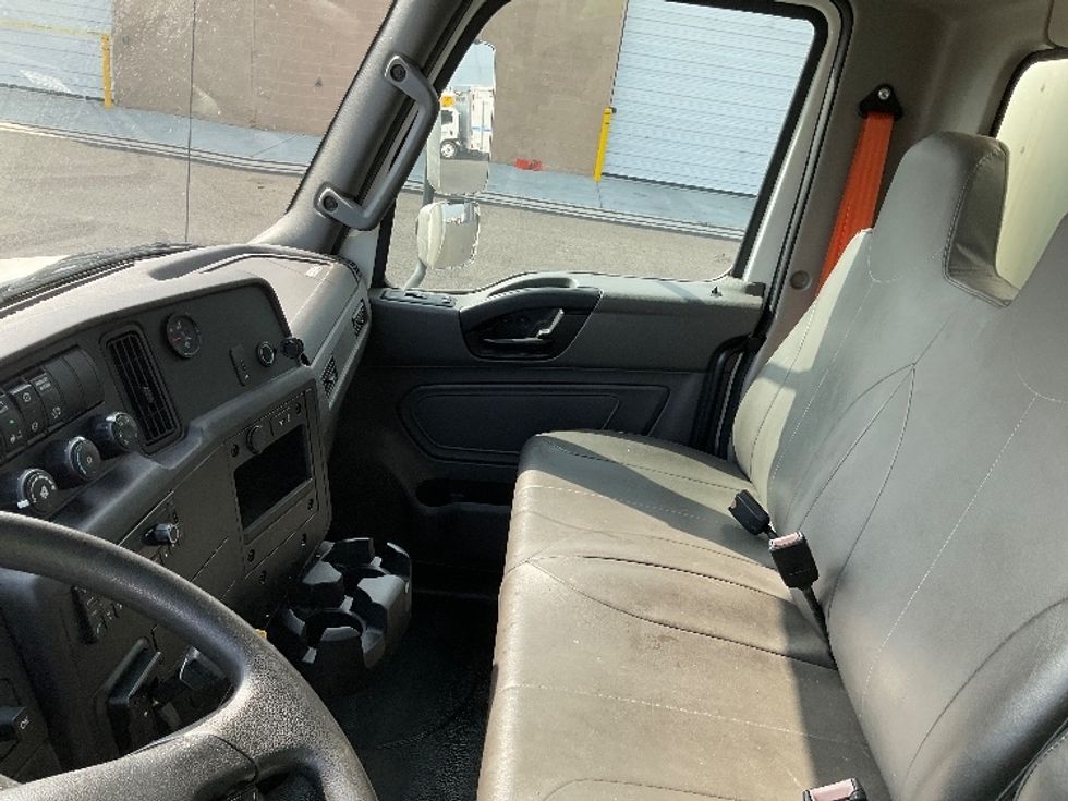 Medium Duty Box Truck-Light and Medium Duty Trucks-International-2021-MV607-Philadelphia-PA-218,488\n\t\tmiles-$ 44,750 - Image 19