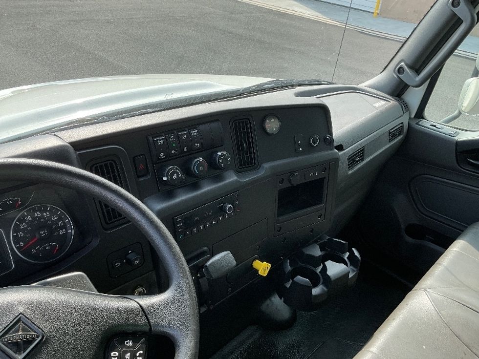 Medium Duty Box Truck-Light and Medium Duty Trucks-International-2021-MV607-Philadelphia-PA-218,488\n\t\tmiles-$ 44,750 - Image 18