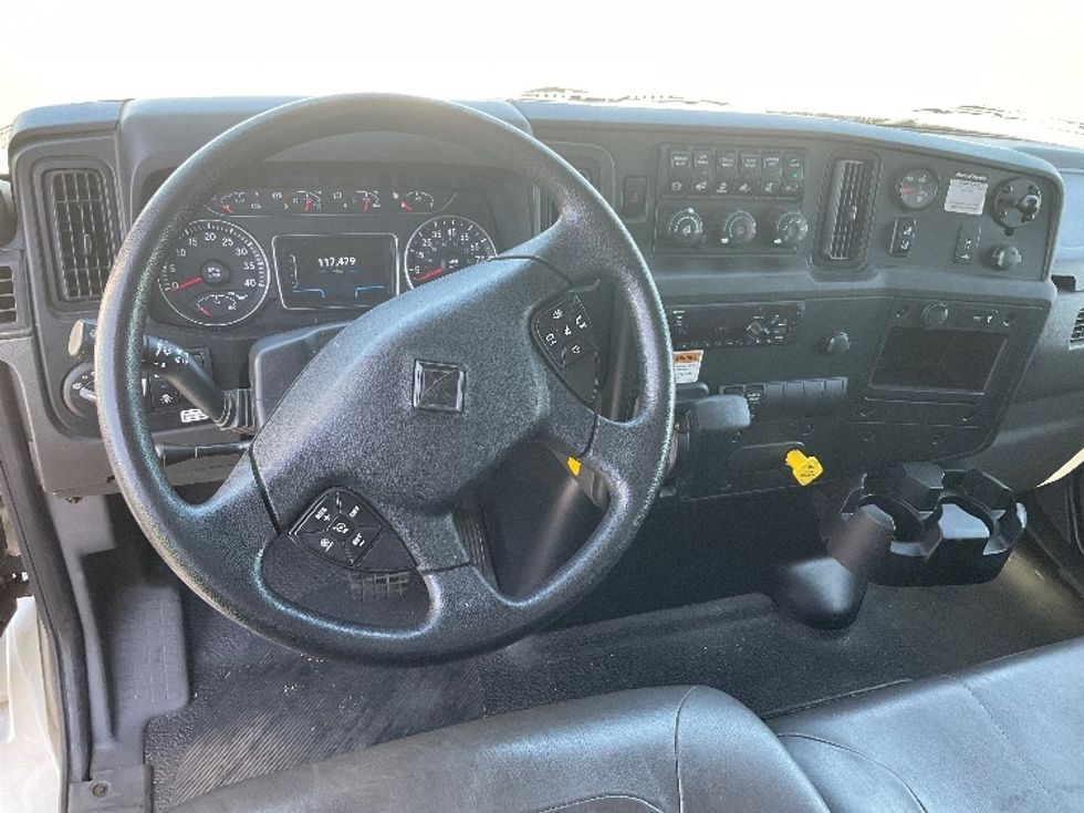 Medium Duty Box Truck-Light and Medium Duty Trucks-International-2021-MV607-Phoenix-AZ-118,478\n\t\tmiles-$ 66,750 - Image 18