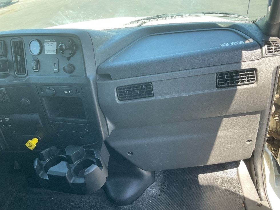 Medium Duty Box Truck-Light and Medium Duty Trucks-International-2021-MV607-Phoenix-AZ-118,478\n\t\tmiles-$ 66,750 - Image 21