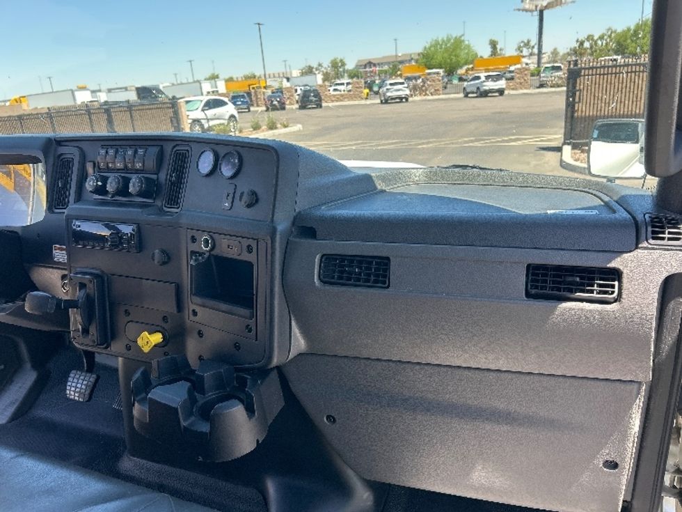 Medium Duty Box Truck-Light and Medium Duty Trucks-International-2021-MV607-Phoenix-AZ-150,884\n\t\tmiles-$ 58,000 - Image 21
