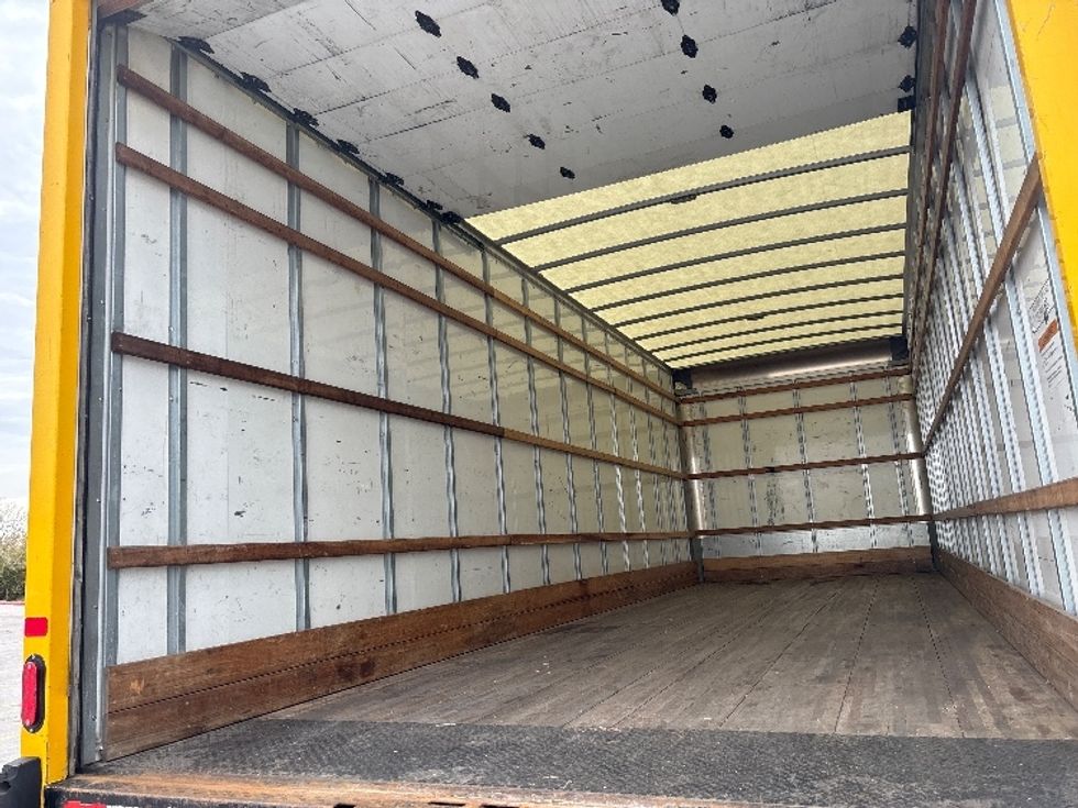 Medium Duty Box Truck-Light and Medium Duty Trucks-International-2021-MV607-Phoenix-AZ-176,562\n\t\tmiles-$ 45,750 - Image 11