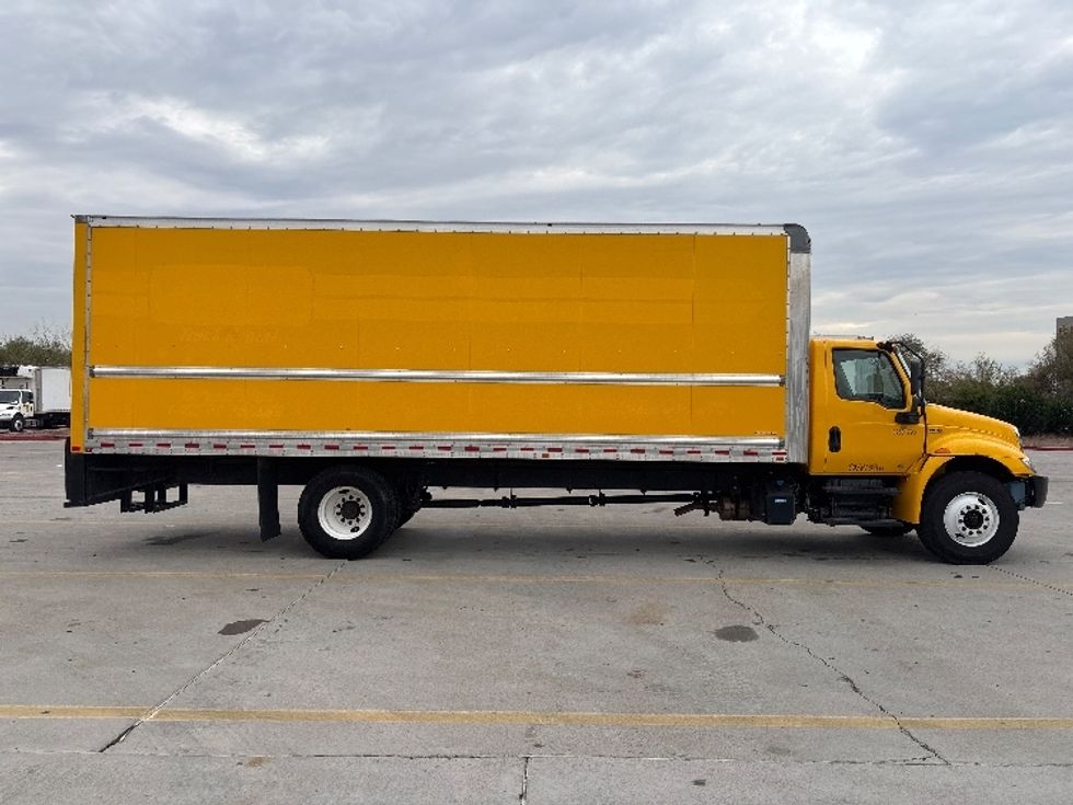 Medium Duty Box Truck-Light and Medium Duty Trucks-International-2021-MV607-Phoenix-AZ-176,562\n\t\tmiles-$ 45,750 - Image 15