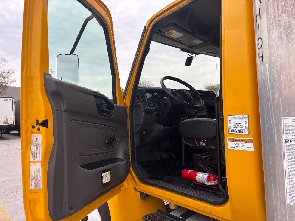 Medium Duty Box Truck-Light and Medium Duty Trucks-International-2021-MV607-Phoenix-AZ-176,562\n\t\tmiles-$ 45,750 - Image 16