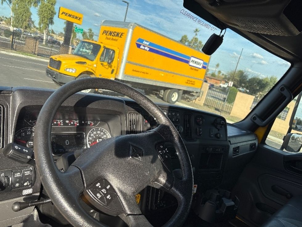 Medium Duty Box Truck-Light and Medium Duty Trucks-International-2021-MV607-Phoenix-AZ-177,046\n\t\tmiles-$ 39,500 - Image 17