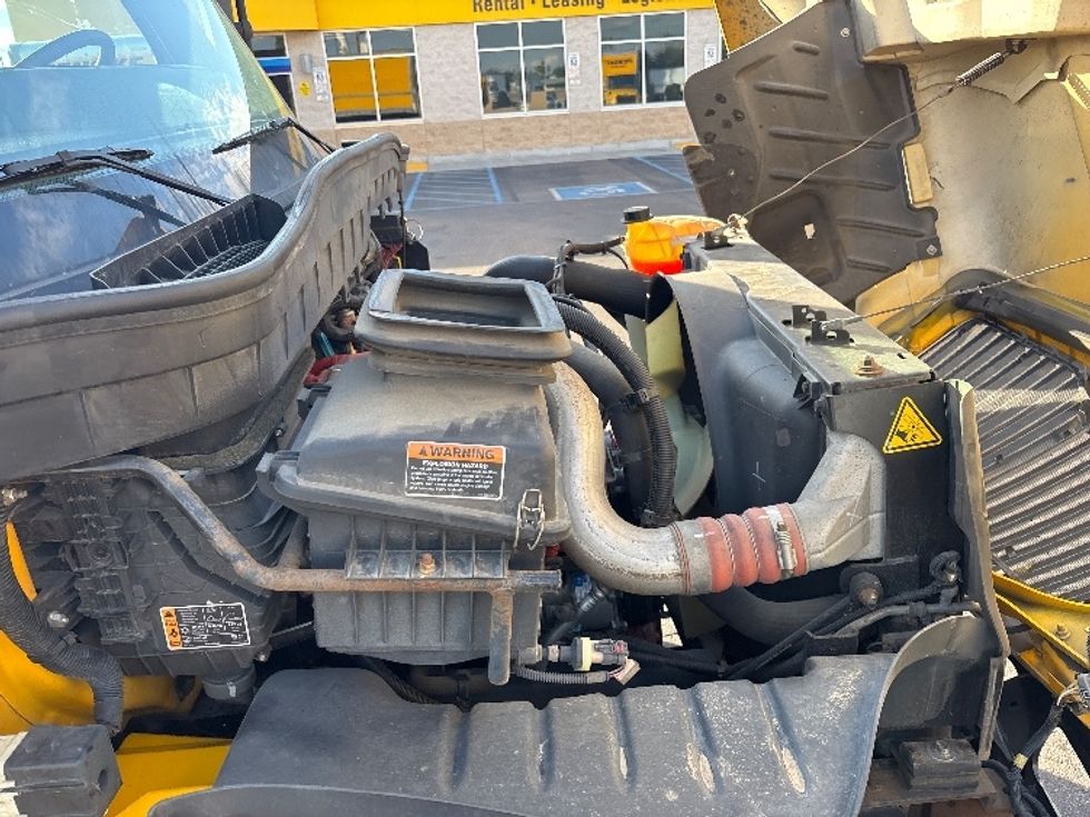 Medium Duty Box Truck-Light and Medium Duty Trucks-International-2021-MV607-Phoenix-AZ-177,046\n\t\tmiles-$ 39,500 - Image 23