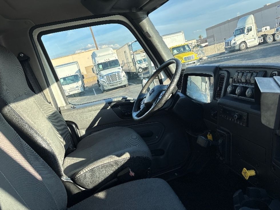 Medium Duty Box Truck-Light and Medium Duty Trucks-International-2021-MV607-Phoenix-AZ-179,832\n\t\tmiles-$ 51,250 - Image 22