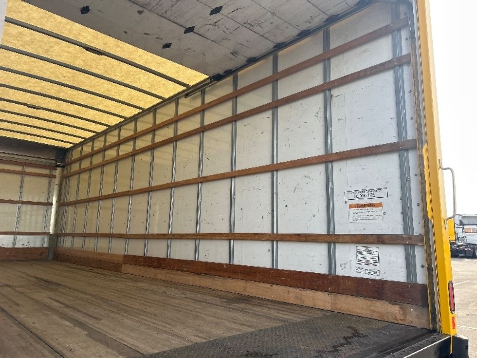 Medium Duty Box Truck-Light and Medium Duty Trucks-International-2021-MV607-Phoenix-AZ-187,613\n\t\tmiles-$ 44,000 - Image 11