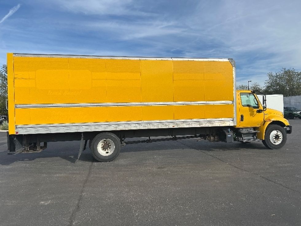 Medium Duty Box Truck-Light and Medium Duty Trucks-International-2021-MV607-Phoenix-AZ-187,613\n\t\tmiles-$ 44,000 - Image 14