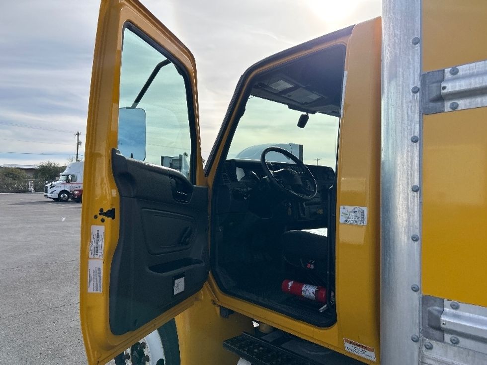Medium Duty Box Truck-Light and Medium Duty Trucks-International-2021-MV607-Phoenix-AZ-187,613\n\t\tmiles-$ 44,000 - Image 15