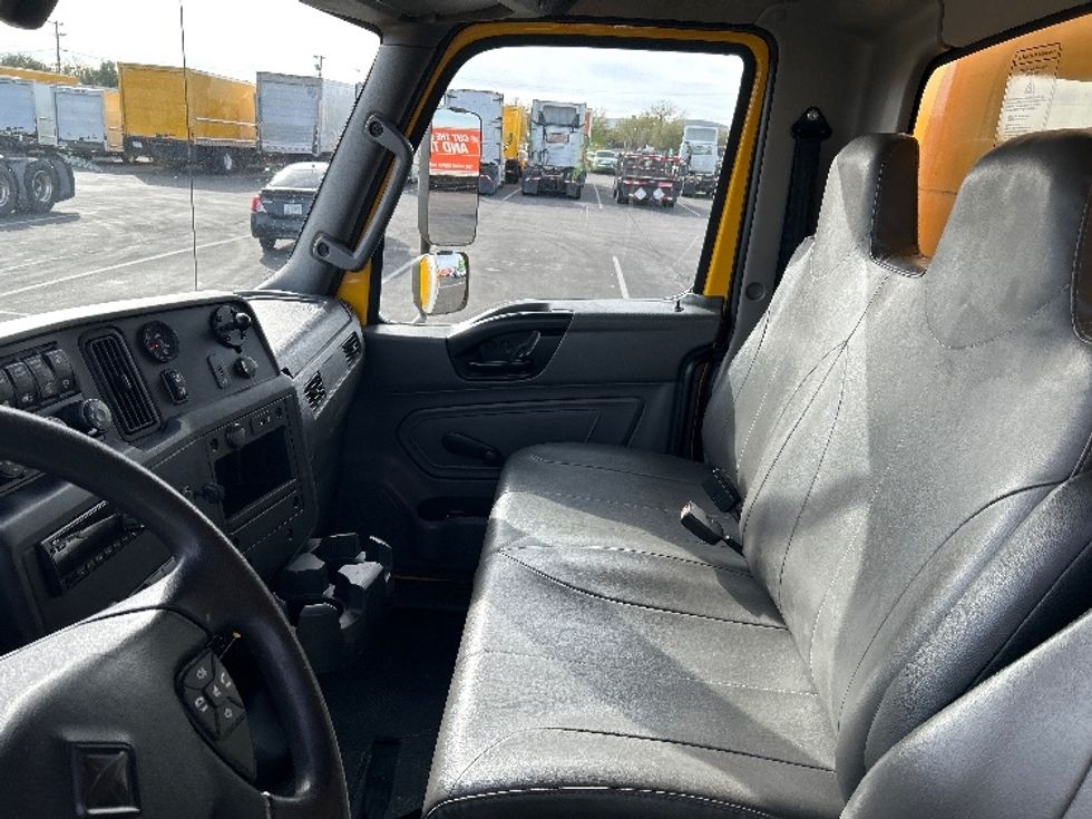 Medium Duty Box Truck-Light and Medium Duty Trucks-International-2021-MV607-Phoenix-AZ-187,613\n\t\tmiles-$ 44,000 - Image 18
