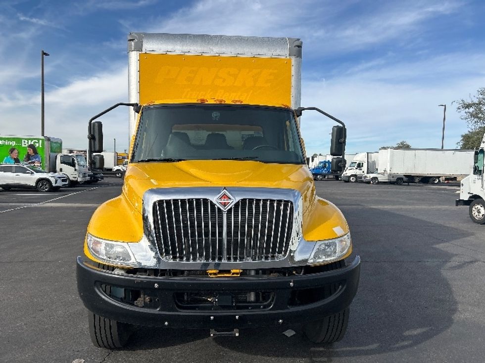 Medium Duty Box Truck-Light and Medium Duty Trucks-International-2021-MV607-Phoenix-AZ-187,613\n\t\tmiles-$ 44,000 - Image 2