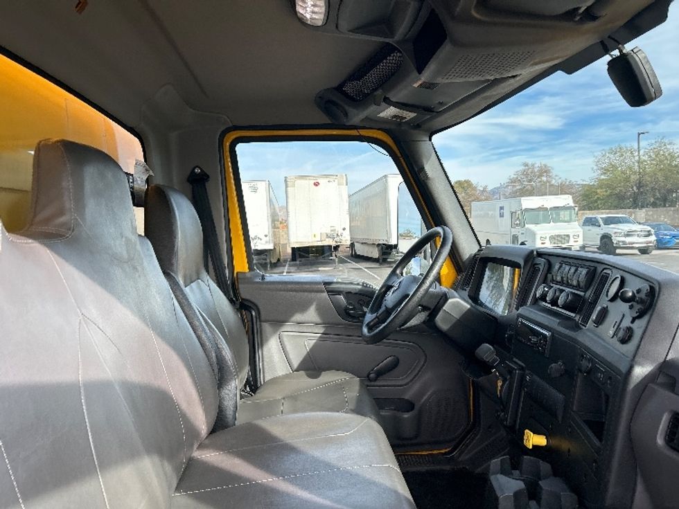Medium Duty Box Truck-Light and Medium Duty Trucks-International-2021-MV607-Phoenix-AZ-187,613\n\t\tmiles-$ 44,000 - Image 21