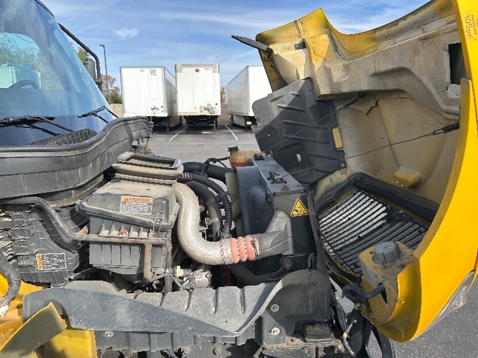 Medium Duty Box Truck-Light and Medium Duty Trucks-International-2021-MV607-Phoenix-AZ-187,613\n\t\tmiles-$ 44,000 - Image 22