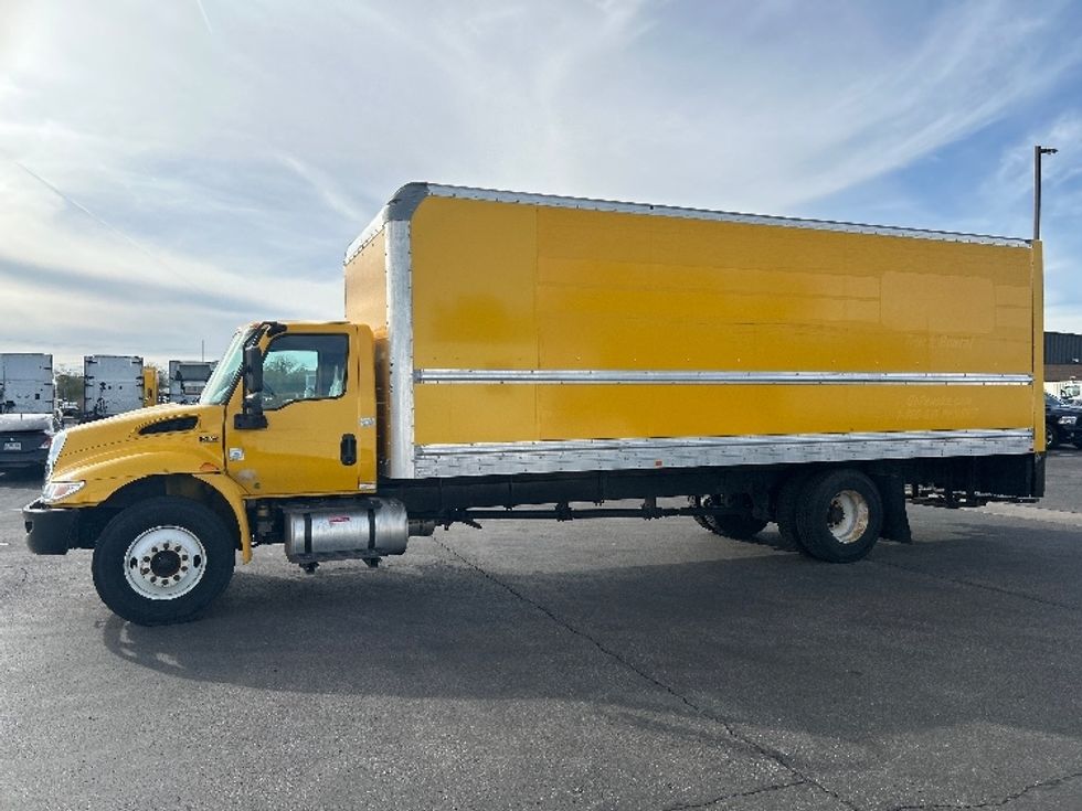 Medium Duty Box Truck-Light and Medium Duty Trucks-International-2021-MV607-Phoenix-AZ-187,613\n\t\tmiles-$ 44,000 - Image 4