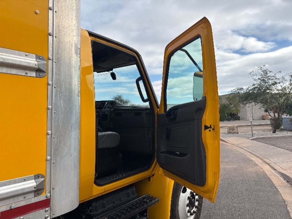 Medium Duty Box Truck-Light and Medium Duty Trucks-International-2021-MV607-Phoenix-AZ-188,638\n\t\tmiles-$ 44,000 - Image 20
