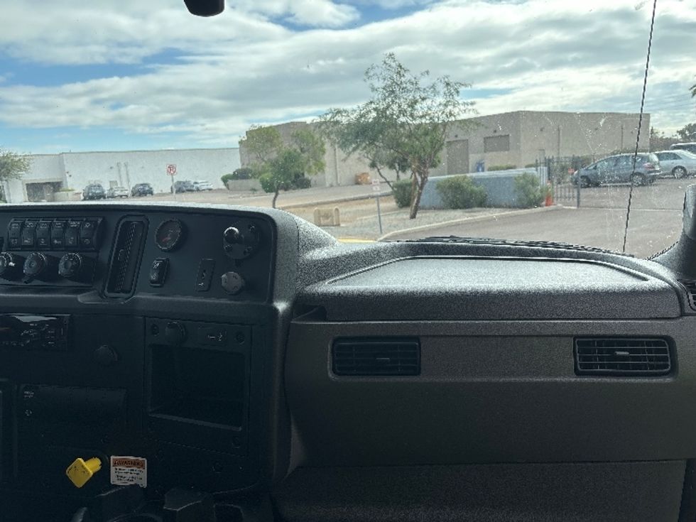 Medium Duty Box Truck-Light and Medium Duty Trucks-International-2021-MV607-Phoenix-AZ-188,638\n\t\tmiles-$ 44,000 - Image 21