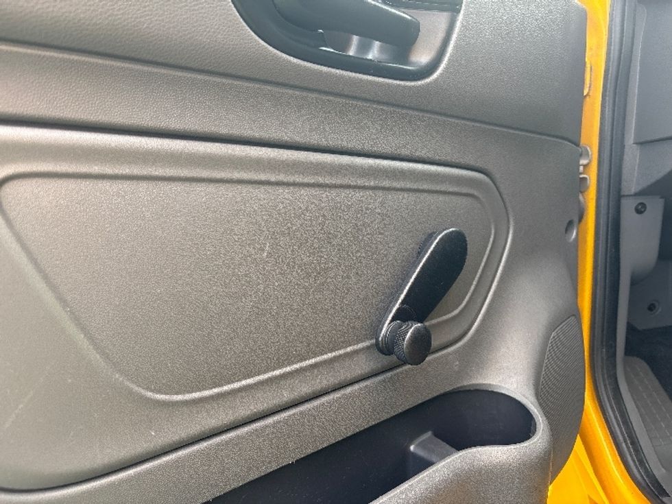 Medium Duty Box Truck-Light and Medium Duty Trucks-International-2021-MV607-Phoenix-AZ-188,638\n\t\tmiles-$ 44,000 - Image 26