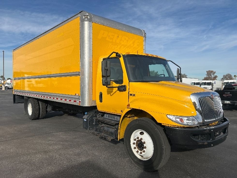 Medium Duty Box Truck-Light and Medium Duty Trucks-International-2021-MV607-Phoenix-AZ-197,002\n\t\tmiles-$ 42,750 - Image 1