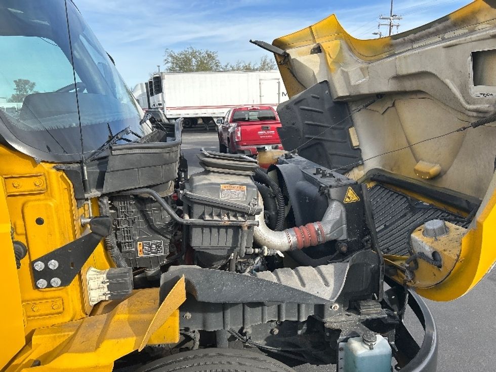 Medium Duty Box Truck-Light and Medium Duty Trucks-International-2021-MV607-Phoenix-AZ-197,002\n\t\tmiles-$ 42,750 - Image 20