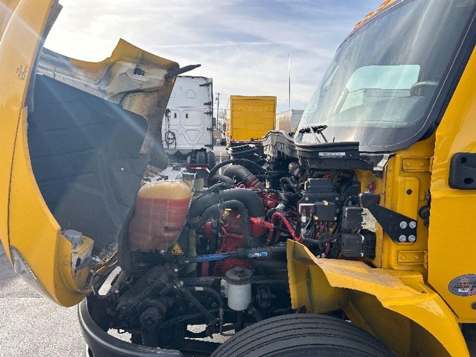 Medium Duty Box Truck-Light and Medium Duty Trucks-International-2021-MV607-Phoenix-AZ-197,002\n\t\tmiles-$ 42,750 - Image 21