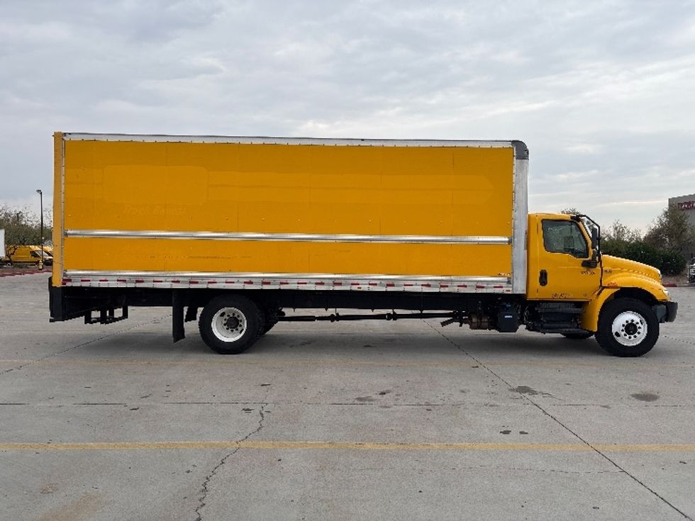 Medium Duty Box Truck-Light and Medium Duty Trucks-International-2021-MV607-Phoenix-AZ-201,046\n\t\tmiles-$ 42,000 - Image 15