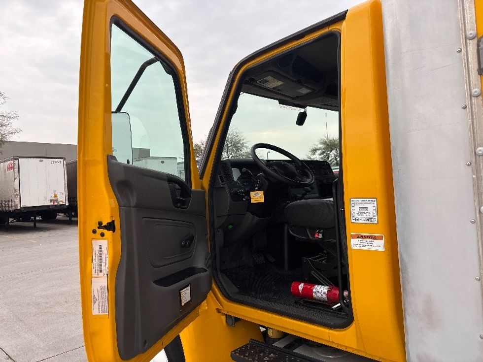 Medium Duty Box Truck-Light and Medium Duty Trucks-International-2021-MV607-Phoenix-AZ-201,046\n\t\tmiles-$ 42,000 - Image 16