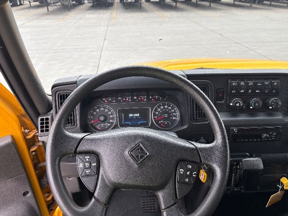 Medium Duty Box Truck-Light and Medium Duty Trucks-International-2021-MV607-Phoenix-AZ-201,046\n\t\tmiles-$ 42,000 - Image 18