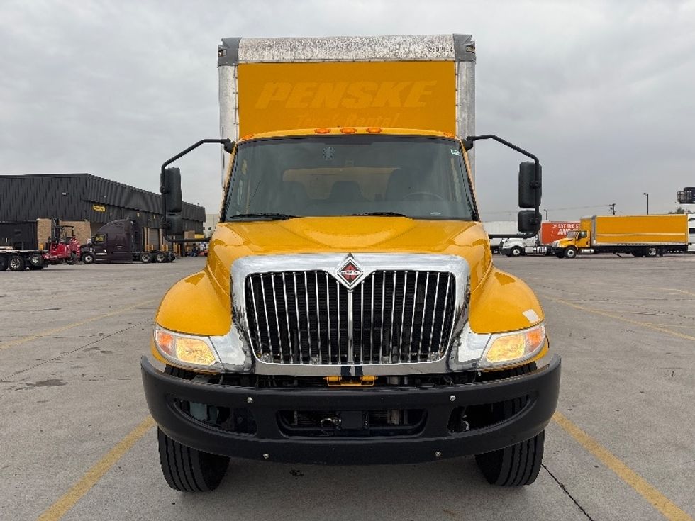 Medium Duty Box Truck-Light and Medium Duty Trucks-International-2021-MV607-Phoenix-AZ-201,046\n\t\tmiles-$ 42,000 - Image 2
