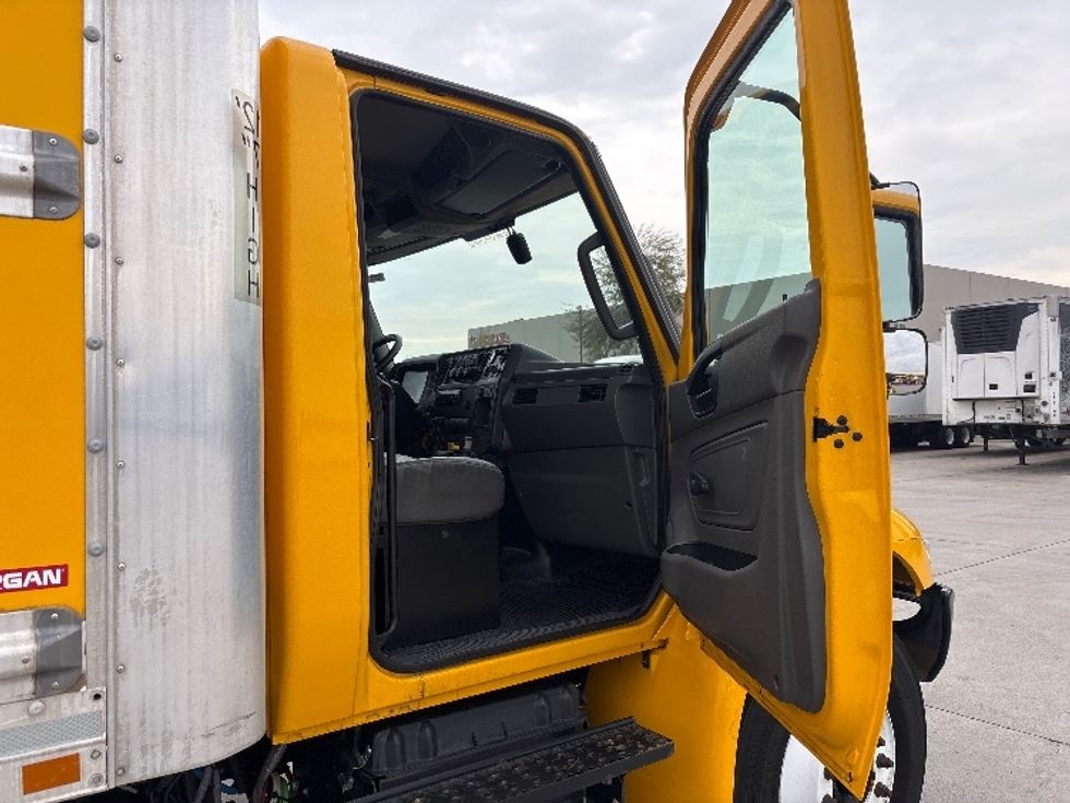 Medium Duty Box Truck-Light and Medium Duty Trucks-International-2021-MV607-Phoenix-AZ-201,046\n\t\tmiles-$ 42,000 - Image 20